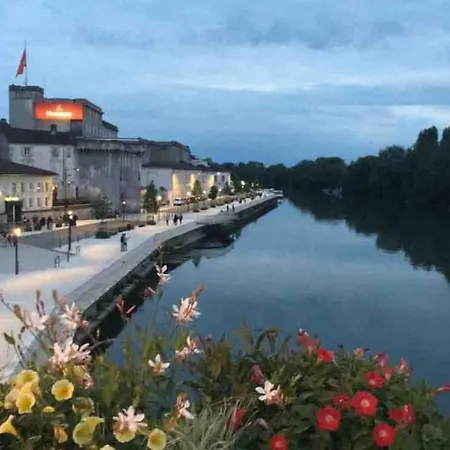 Apartment Le Cocon #centre #100m De La Charente